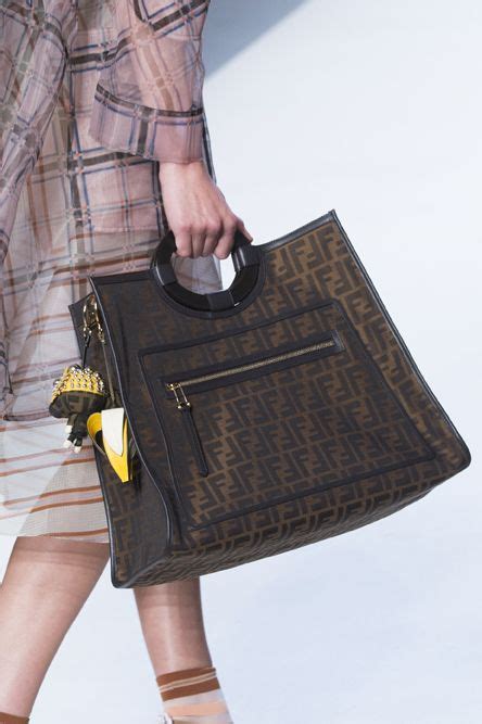 borse fendi tessuto estate 2018|Acquista Borse tote in Tessuto da Donna .